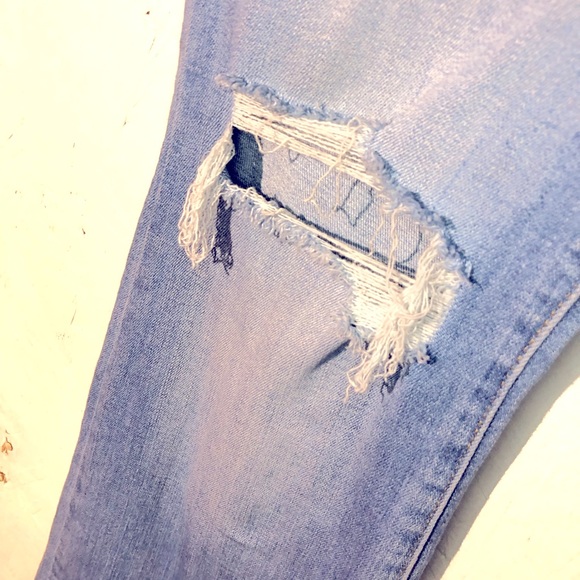 Levis Strauss 726 high waisted flare light wash distressed jean size 31 - Picture 4 of 10